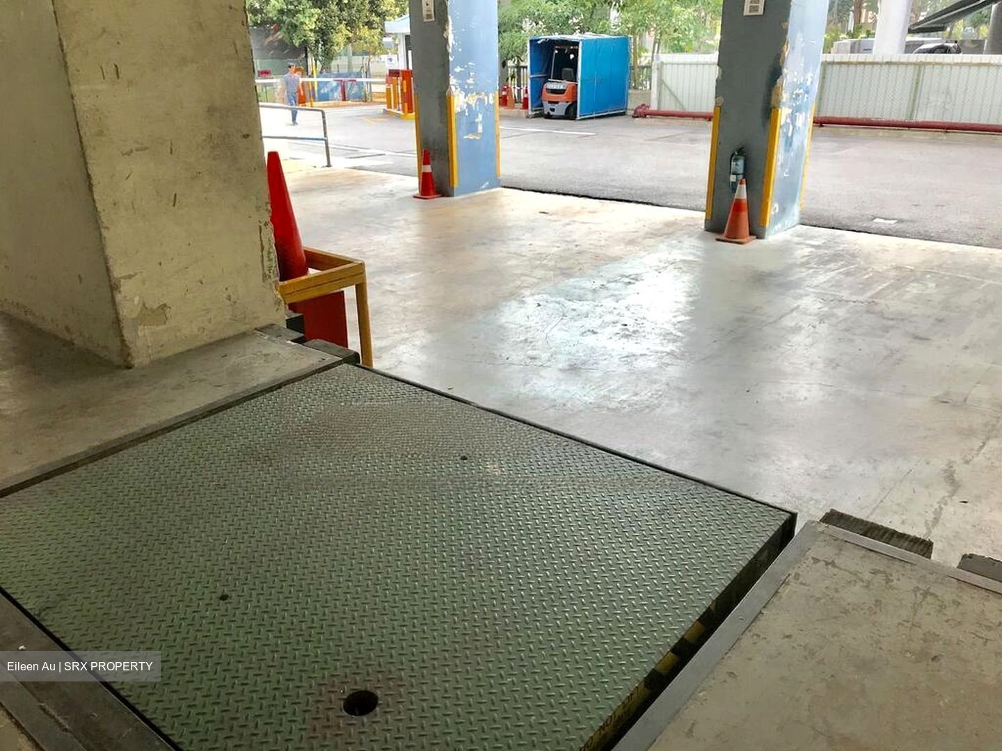 Hola Centre (D14), Factory #456416141